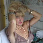 Renée, blonde 71 ans pour faire sa putain en plan sexe Chalon-sur-Saône